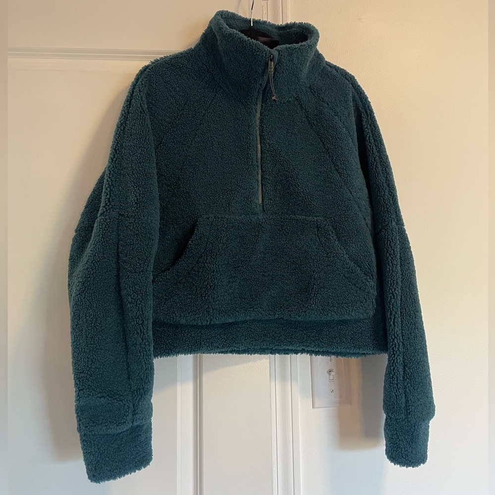 Lululemon Scuba Fleece Funnel Neck in Green Jasper